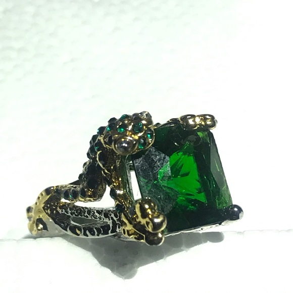 Sliver gold Frog emerald ring - Picture 1 of 4